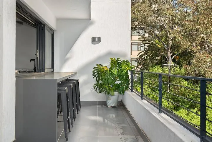 Lovely Sea View Duplex Sea Point Cape Town